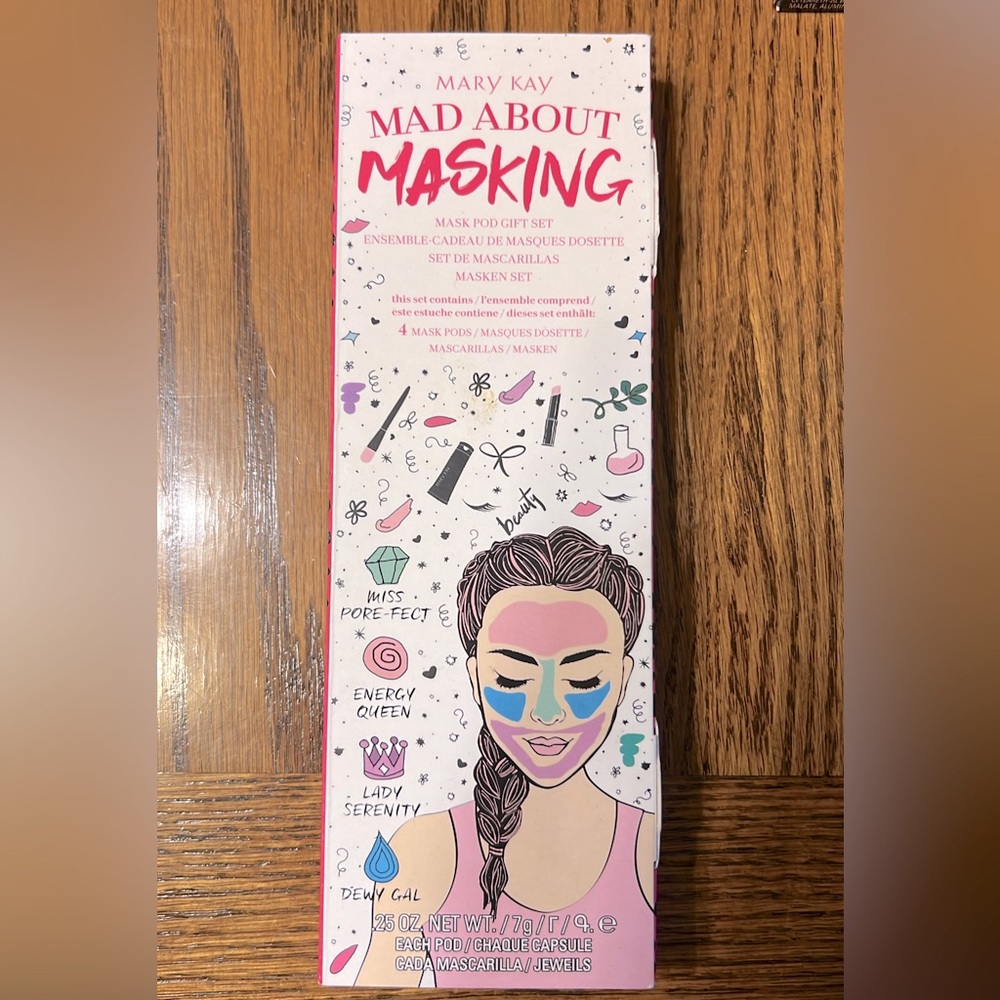 Mary Kay Limited Edition Mad About Masking Pod Gift Set